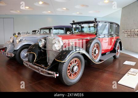 Mercedes-Benz 770 Grand Mercedes Pullman Limousine pour l'empereur japonais Hirohito, Musée Mercedes-Benz, Stuttgart, Bade-Wuerttemberg, Allemagne Banque D'Images