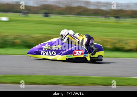 Sean Hegarty, James Neave, Baker-Suzuki, première fois à Goodwood a Sidecar Shoot-Out, Championnat du monde Sidecar Racing, Goodwood 81e réunion des membres, Banque D'Images