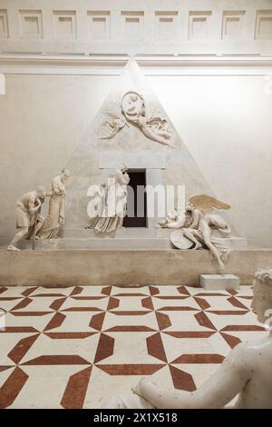 Possagno, Italie - 29 juin 2022. Monument funéraire à Maria Christina d'Autriche, par le sculpteur Antonio Canova, 1800 - plâtre Banque D'Images