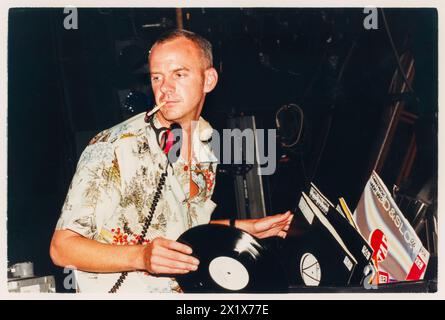 DJ Norman Cook, connu sous le nom de Fatboy Slim, se produit sur Brighton  Beach dans le cadre de la boutique Big Beach Photo Stock - Alamy