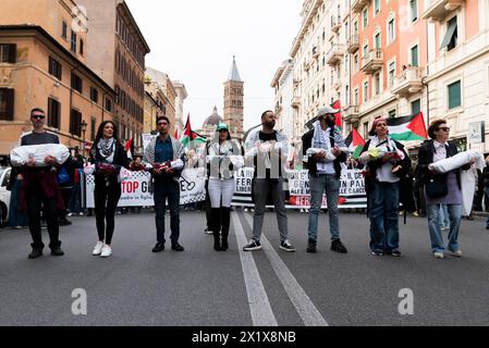 Rome, Italie, manifestation 'étudiants palestiniens en Italie' pour exiger la fin de la guerre. UTILISATION ÉDITORIALE UNIQUEMENT ! NON DESTINÉ À UN USAGE COMMERCIAL ! Banque D'Images