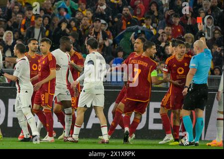 Roma, Italie. 18 avril 2024. Lors du match de football de l'UEFA Europa League entre l'AS Roma et l'AC Milan au stade olympique de Rome, en Italie - jeudi 18 avril 2024. Sport - Soccer (photo de Fabrizio Corradetti/LaPresse) crédit : LaPresse/Alamy Live News Banque D'Images