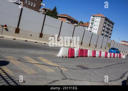 Travaux en cours pour la construction du métro à Collegno près de Turin en Italie Banque D'Images