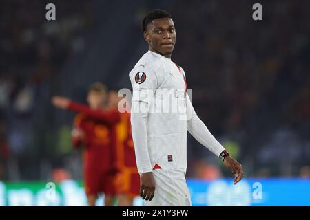 Rome, Italie. 18 avril 2024. Rafael Leao, de Milan, regarde l'UEFA Europa League, quarts de finale, match de 2ème match de football entre L'AS Roma et l'AC Milan le 18 avril 2024 au Stadio Olimpico à Rome, Italie - photo Federico Proietti/DPPI crédit : DPPI Media/Alamy Live News Banque D'Images