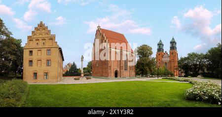 Psaltère, colonne mariale, préparé L'église Marie (Kościół Najświętszej Marii Panny) et la cathédrale de Poznań (cathédrale Pierre et Paul, Katedra) sur le Cath Banque D'Images