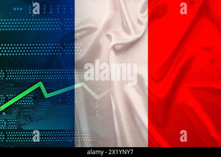 Drapeau national de France sur soie avec des plis, PCB de circuit imprimé électronique vert, flèche de croissance, concept de technologie moderne, affaires, économie, Banque D'Images