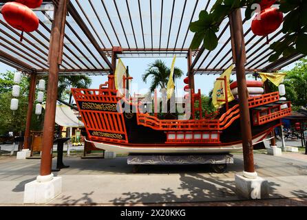 Le modèle de navire Sceau rouge dans la vieille ville de Hoi an, Vietnam. Banque D'Images