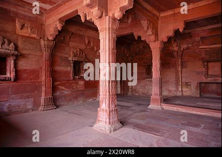 Intérieurs, palais de Jodhbai (le Shabistan-i-Iqbal), Fatehpur Sikri, Uttar Pradesh, Inde Banque D'Images