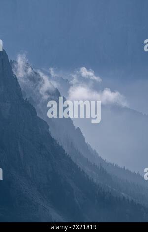 Geissler Group et Seceda en automne, Val Gardena, Bolzano, Tyrol du Sud, Italie Banque D'Images