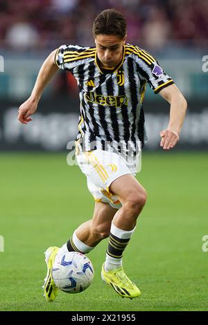 Kenan Yildiz de la juventus en action lors du match de football Serie A entre Turin et la Juventus au stade olympique Grande Torino, dans le nord de l'Italie - samedi 13 avril 2024. Sport - Soccer . (Photo de Spada/LaPresse) crédit : LaPresse/Alamy Live News Banque D'Images