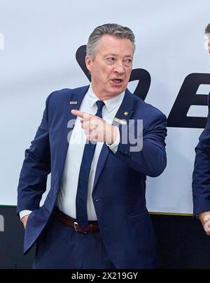 Harold Kreis DEB entraîneur national de l'Allemagne, entraîneur principal, manager de l'équipe, Bundestrainer, dans le match ALLEMAGNE - SLOVAQUIE 7-3 match amical DEB HOCKEY SUR GLACE, Championnat du monde 2024 préparation à Kaufbeuren Allemagne, 18 avril 2024, saison 2023/2024, Slowakei, photographe : ddp images / STAR-images Banque D'Images