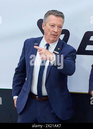 Harold Kreis DEB entraîneur national de l'Allemagne, entraîneur principal, manager de l'équipe, Bundestrainer, dans le match ALLEMAGNE - SLOVAQUIE 7-3 match amical DEB HOCKEY SUR GLACE, Championnat du monde 2024 préparation à Kaufbeuren Allemagne, 18 avril 2024, saison 2023/2024, Slowakei, photographe : ddp images / STAR-images Banque D'Images