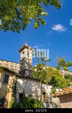 Santa Fiora, vue de l'église Madonna della Neve, province de Grosseto, Toscane, Italie, Europe Banque D'Images