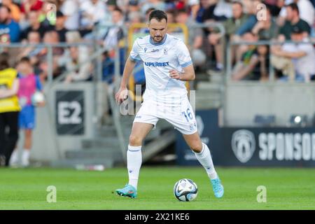 Cracovie, Pologne. 13 avril 2024. Antonio Milic de Lech Poznan vu en action lors du match de football polonais PKO Ekstraklasa League 2023/2024 entre Puszcza Niepolomice et Lech Poznan au stade de Cracovia. Score final ; Puszcza Niepolomice 2:1 Lech Poznan. (Photo de Grzegorz Wajda/SOPA images/SIPA USA) crédit : SIPA USA/Alamy Live News Banque D'Images