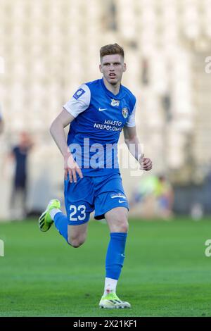 Cracovie, Pologne. 13 avril 2024. Jordan Majchrzak de Puszcza Niepolomice vu en action lors du match de football polonais PKO Ekstraklasa League 2023/2024 entre Puszcza Niepolomice et Lech Poznan au stade de Cracovia. Score final ; Puszcza Niepolomice 2:1 Lech Poznan. (Photo de Grzegorz Wajda/SOPA images/SIPA USA) crédit : SIPA USA/Alamy Live News Banque D'Images