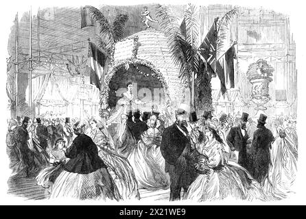 MRS Howard Paul's Beehive, au Royal Dramatic College Festival, au Crystal Palace, [Sydenham], 1865. 'Le festival annuel et la foire de fantaisie à l'aide des fonds du Royal Dramatic College à Maybury ont eu lieu samedi et lundi au Crystal Palace, et ont attiré les deux jours une immense multitude de visiteurs, qui a contribué très généreusement à l'objet pécuniaire de cette exposition amusante... le transept central formait un grand carré d'étals, et la nef était bordée de spectacles du genre le plus fantaisiste et excentrique... Mr. Et MRS Howard Paul se sont distingués parmi les Banque D'Images