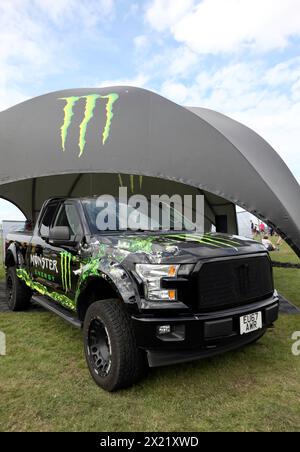 Une camionnette Ford F150 XLT noire, 2017, sur le stand Monster Energy, au salon britannique de l'automobile 2023 Banque D'Images