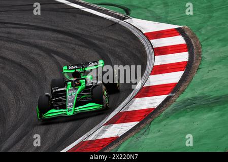 Shanghai, Chine. 19 avril 2024. Valtteri Bottas (fin) Sauber C44. Championnat du monde de formule 1, Rd 5, Grand Prix de Chine, vendredi 19 avril 2024. Shanghai, Chine. Crédit : James Moy/Alamy Live News Banque D'Images