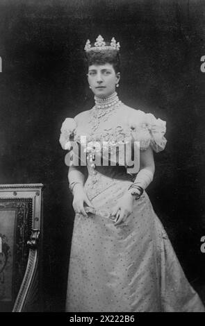 Reine Alexandra debout, 1912. Banque D'Images