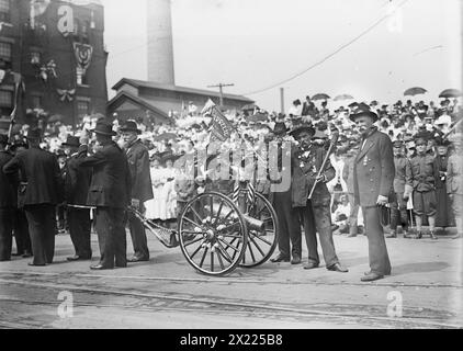 G.A.R. Parade, 1910. La Grande Armée de la République (G.A. R.) était une organisation fraternelle importante formée après la guerre de Sécession. Il a fourni un espace pour les anciens combattants de l'Union honorablement libérés pour socialiser, partager des expériences et travailler à des objectifs communs. Banque D'Images