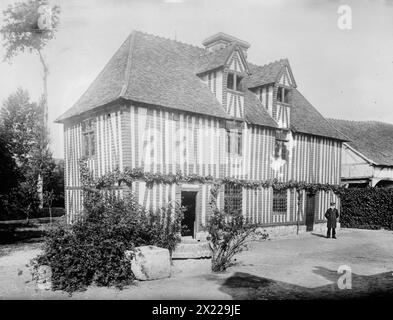 Maison de Corneille, Rouen, entre c1910 et c1915. Montre maison associée au dramaturge français Pierre Corneille (1606-1684) à petit Couronne, France, près de Rouen. Il est devenu musée en 1879. Banque D'Images