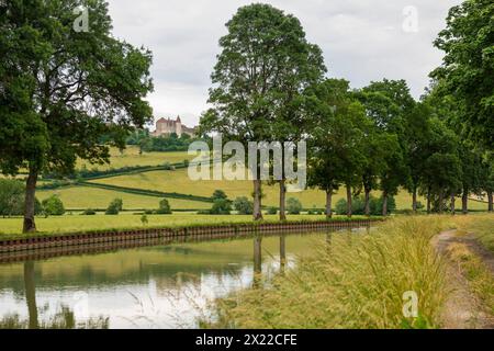 Canal de Bourgogne, Châteauneuf, Côte-d'Or département, Bourgogne, Bourgogne-Franche-Comté, France Banque D'Images