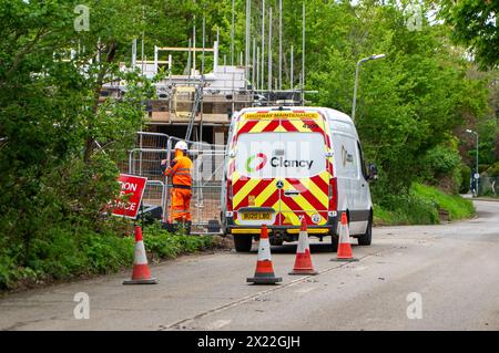 Windsor, Royaume-Uni. 19 mars 2024. De nombreux habitants de Windsor sont très déçus que le Royal Borough de Windsor et Maidenhead aient accordé un permis de construire de nouvelles maisons sur des terres agricoles à côté de Maidenhead Road à Windsor, Berkshire, ce qui signifie la perte d’un autre espace vert ouvert et d’un habitat faunique. Le développement est construit par Crest Nicholson et s'appelle Windsor Gate. Crédit : Maureen McLean/Alamy Live News Banque D'Images