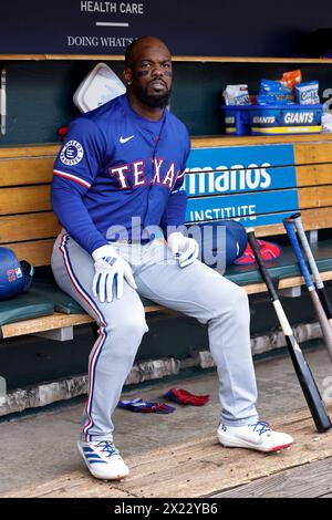 DETROIT, mi - 18 AVRIL : Adolis García (53), le joueur de l'Outfielder des Texas Rangers, regarde lors d'un match de la MLB contre les Tigers de Detroit le 18 avril 2024 au Comerica Park à Detroit, Michigan. (Photo de Joe Robbins/image du sport) Banque D'Images