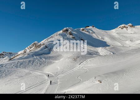 Domaine skiable au-dessous du sommet du Nebelhorn (2224m), Oberstdorf, Allgaeu, Souabe, Bavière, Allemagne, Oberstdorf, Bavière, Allemagne Banque D'Images