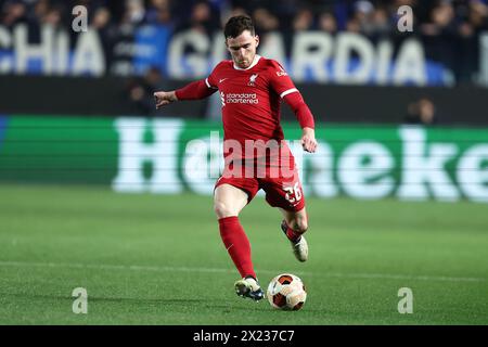 Bergame, Italie. 18 avril 2024. Andrew Robertson du Liverpool FC en action lors du match quart de finale de deuxième manche de l'UEFA Europa League entre Atalanta BC et Liverpool FC au Gewiss Stadium le 18 avril 2024 à Bergame, Italie . Crédit : Marco Canoniero/Alamy Live News Banque D'Images