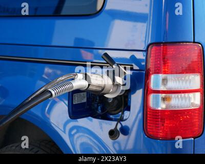 Buse de carburant pour véhicule à gaz naturel comprimé Banque D'Images