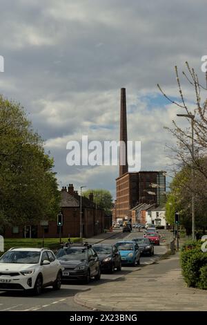 Shaddon Mill et Dixon's Chimney, Caldewgate Carlisle. Vue sur Charlotte Street et Junction Street. Scène de rue, avril 2024, Carlisle, Cumbria. ROYAUME-UNI Banque D'Images