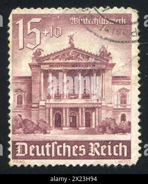 ALLEMAGNE - VERS 1940 : timbre imprimé par l'Allemagne, montre Nouveau théâtre allemand, Prague, vers 1940 Banque D'Images