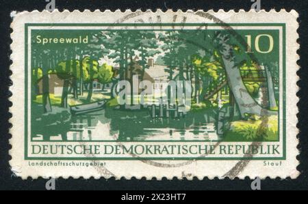 ALLEMAGNE - VERS 1966 : timbre imprimé par l'Allemagne, montre la forêt de la rivière Spree, vers 1966 Banque D'Images