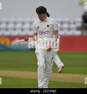 NORTHAMPTON, ANGLETERRE - 19 avril -2024 : Raphael Weatherall du Northamptonshire lors du match de division 2 du Vitality County Championship entre le Northamptonshire et Glamorgan au County Ground de Northampton, Angleterre Banque D'Images