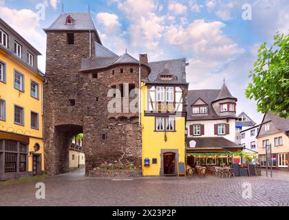 Enderttor Gate au milieu de la vieille ville de Cochem, Allemagne Banque D'Images