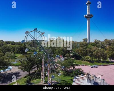 parc municipal interama abandonné dans les années 80 à lugano buenos aires et tour spatiale Banque D'Images