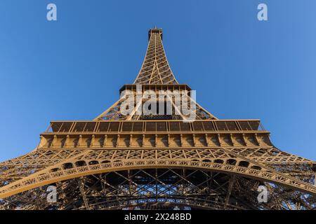 La Tour Eiffel à Paris, monument de la capitale de la France. Banque D'Images