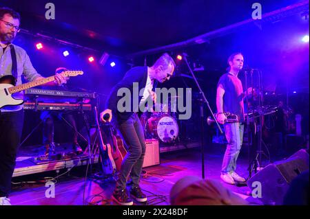 Munich, Allemagne. 18 avril 2024. Munich, Allemagne, 18 avril 2024 : Keimzeit lors du From Singapore to Feuerland Tour 2024 au Strom, Munich. (Sven Beyrich/SPP) crédit : photo de presse sportive SPP. /Alamy Live News Banque D'Images