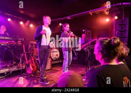 Munich, Allemagne. 18 avril 2024. Munich, Allemagne, 18 avril 2024 : Keimzeit lors du From Singapore to Feuerland Tour 2024 au Strom, Munich. (Sven Beyrich/SPP) crédit : photo de presse sportive SPP. /Alamy Live News Banque D'Images