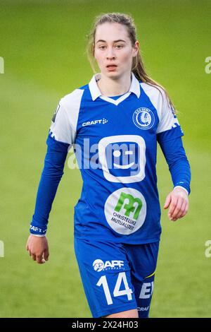 Gand, Belgique. 19 avril 2024. Nena de KAA Gent Ladies retsin photographié en action lors d'un match de football entre KAA Gent Ladies et RSCA Women, vendredi 19 avril 2024 à la Chillax Arena de Gent, le jour 5 du play-off Group A de la compétition féminine de Super League. BELGA PHOTO JASPER JACOBS crédit : Belga News Agency/Alamy Live News Banque D'Images