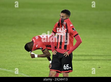Seraing, Belgique. 19 avril 2024. Les joueurs de Seraing réagissent après un match de football entre le RFC Seraing et le KMSK Deinze, vendredi 19 avril 2024 à Seraing, au jour 30 de la deuxième division du championnat belge 'Challenger Pro League' 2023-2024. BELGA PHOTO JOHN THYS crédit : Belga News Agency/Alamy Live News Banque D'Images
