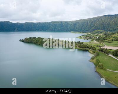 Vue aérienne du lac Sete Cidades. Île de São Miguel, Açores Portugal Banque D'Images