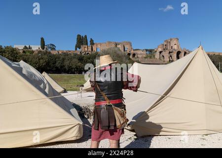 Rome, Italie. 19 avril 2024. Mise en scène de reconstitutions historiques pour le 2777e anniversaire de la fondation de Rome (photo de Matteo Nardone/Pacific Press/Sipa USA) crédit : Sipa USA/Alamy Live News Banque D'Images