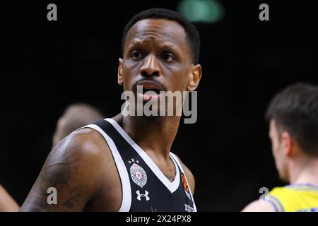 Berlin, Allemagne - 4 avril 2024 : James NUNNALLY du Partizan Belgrade (#21) en action lors du match de basket-ball de Turkish Airlines EuroLeague contre ALBA Berlin à l'Uber Arena de Berlin Banque D'Images