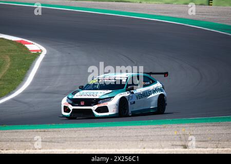 Circuit de Vallelunga, Rome, Italie 19-04-2024 - FIA TCR World Tour, essais libres. Tony Verhulst sur Honda en action sur circuit. Crédit photo : Fabio Pagani/Alamy Live News Banque D'Images