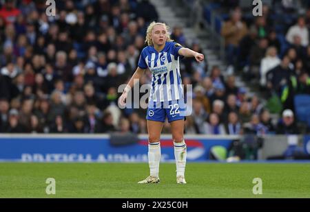 Brighton, Royaume-Uni. 19 avril 2024. Katie Robinson de Brighton lors du match de Super League féminin entre Brighton & Hove `Albion et Everton au stade American Express. Crédit : James Boardman/Alamy Live News Banque D'Images