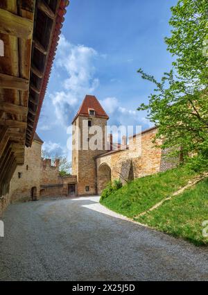 Wehrgang der historischen Burg Trausnitz in Landshut, Niederbayern, Bayern, Deutschland, Europa Wehrgang der historischen Burg Trausnitz in Landshut, Banque D'Images