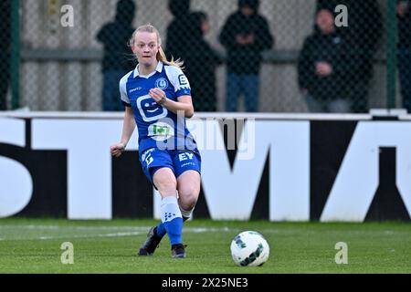 Gand, Belgique. 19 avril 2024. Silke Speeckaert (5 ans) de AA Gent photographiée lors d'un match de football féminin entre AA Gent Ladies et RSC Anderlecht le 5ème jour de match en match 1 de la saison 2023 - 2024 de la Super League belge Lotto Womens, le vendredi 19 avril 2024 à Gent, BELGIQUE . Crédit : Sportpix/Alamy Live News Banque D'Images