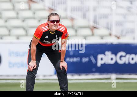 Birmingham, Royaume-Uni. 20 avril 2024. Cassidy McCarthy de Blaze lors du Rachel Heyhoe Flint Trophy match entre Central Sparks et The Blaze à Edgbaston Cricket Ground, Birmingham, Angleterre, le 20 avril 2024. Photo de Stuart Leggett. Utilisation éditoriale uniquement, licence requise pour une utilisation commerciale. Aucune utilisation dans les Paris, les jeux ou les publications d'un club/ligue/joueur. Crédit : UK Sports pics Ltd/Alamy Live News Banque D'Images